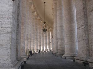 Travertine in the San Pietro columns
