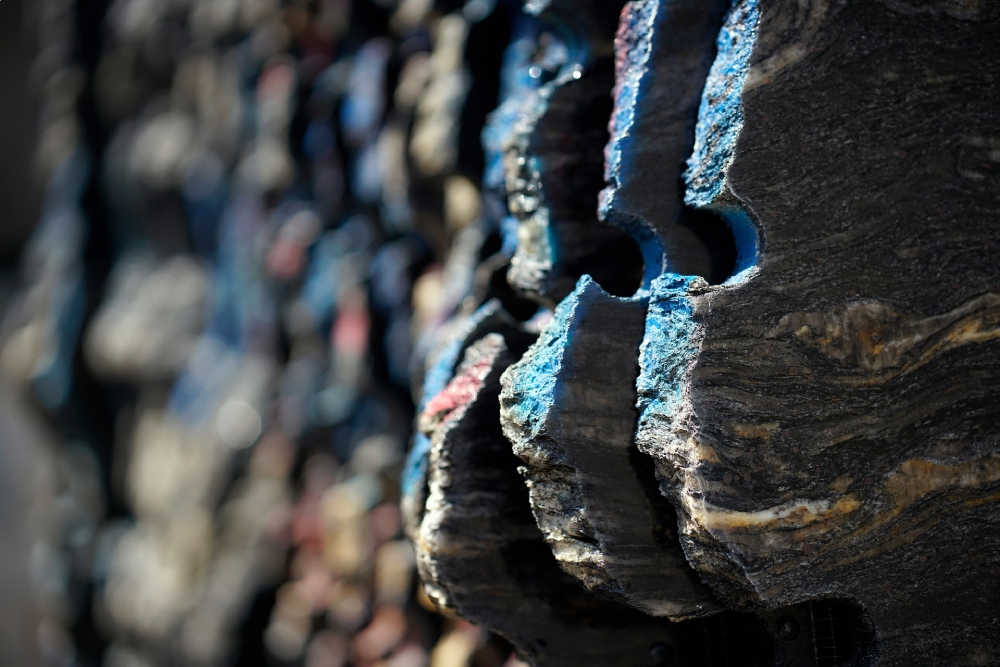 Thickness of marble, granite and quartzite slabs: which factors must be considered?